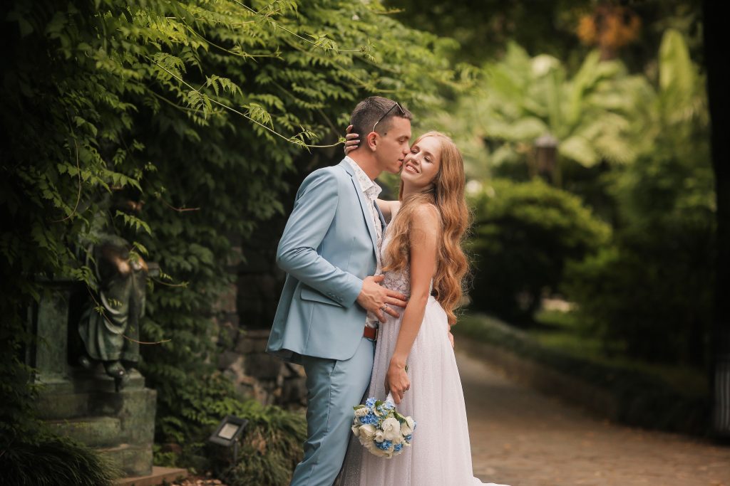 Can foreigners get married in Greece