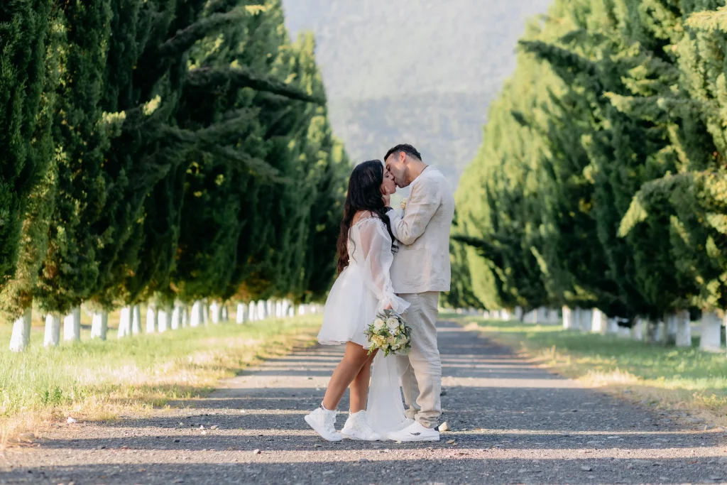 What documents are required for foreigners to get married in Greece