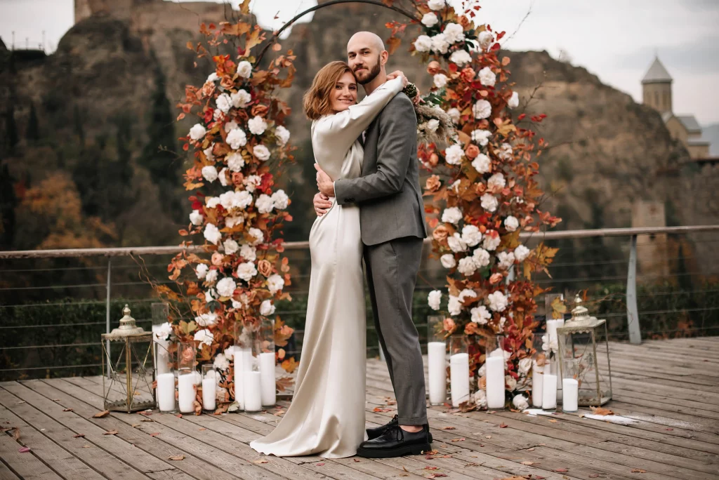 What to wear to a wedding on a terrace