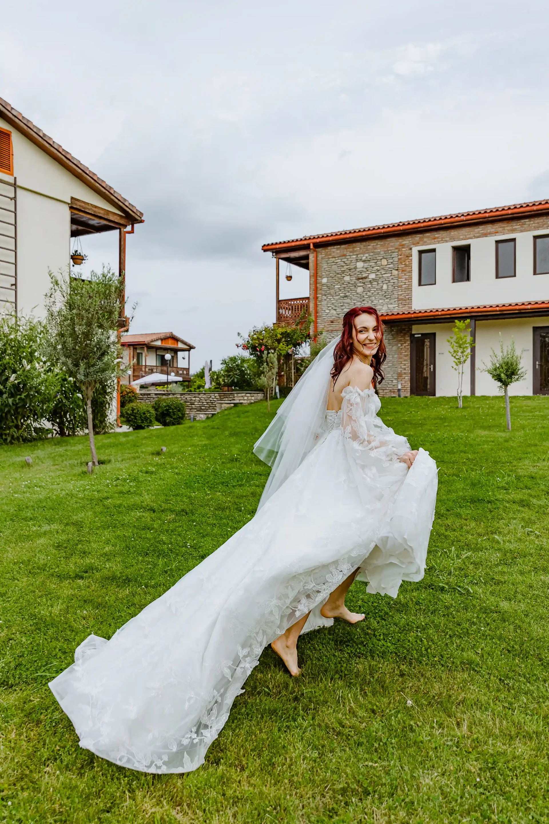 Running bride at a wedding in Georgia