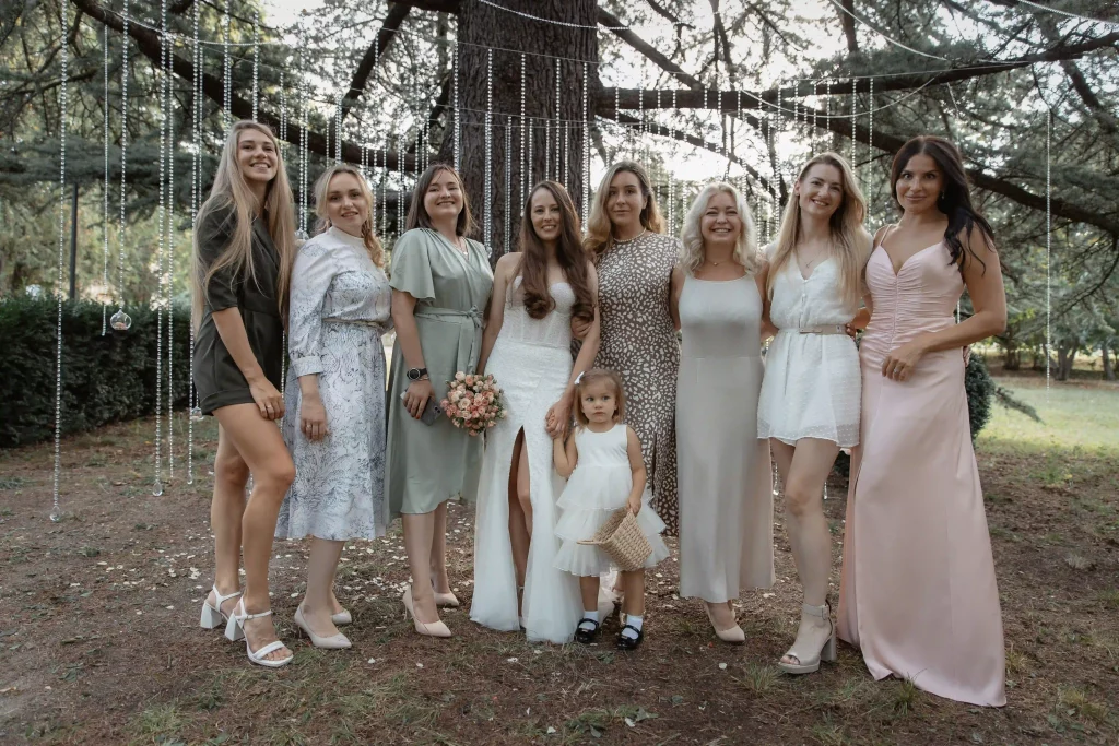 The right outfit for a wedding in the woods in Georgia