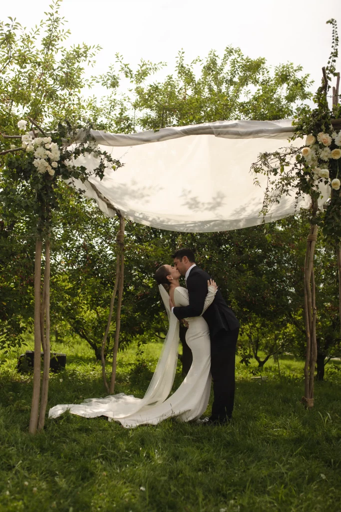 Wedding photo shoot in Vazisubani estate in Georgia